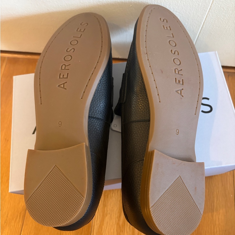 AEROSOLES Black Leather Women’s Loafers - Picture 2 of 5